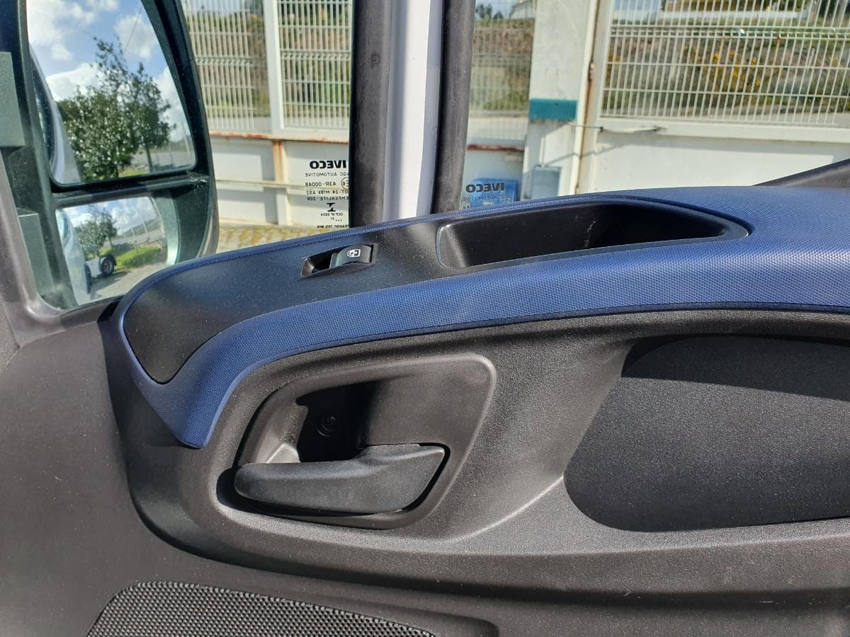 Iveco Daily 35-180 · Ano 2021 — image 20