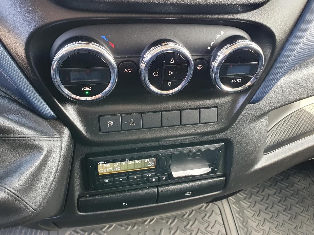 Iveco Daily 35-180 · Ano 2021 — image 25