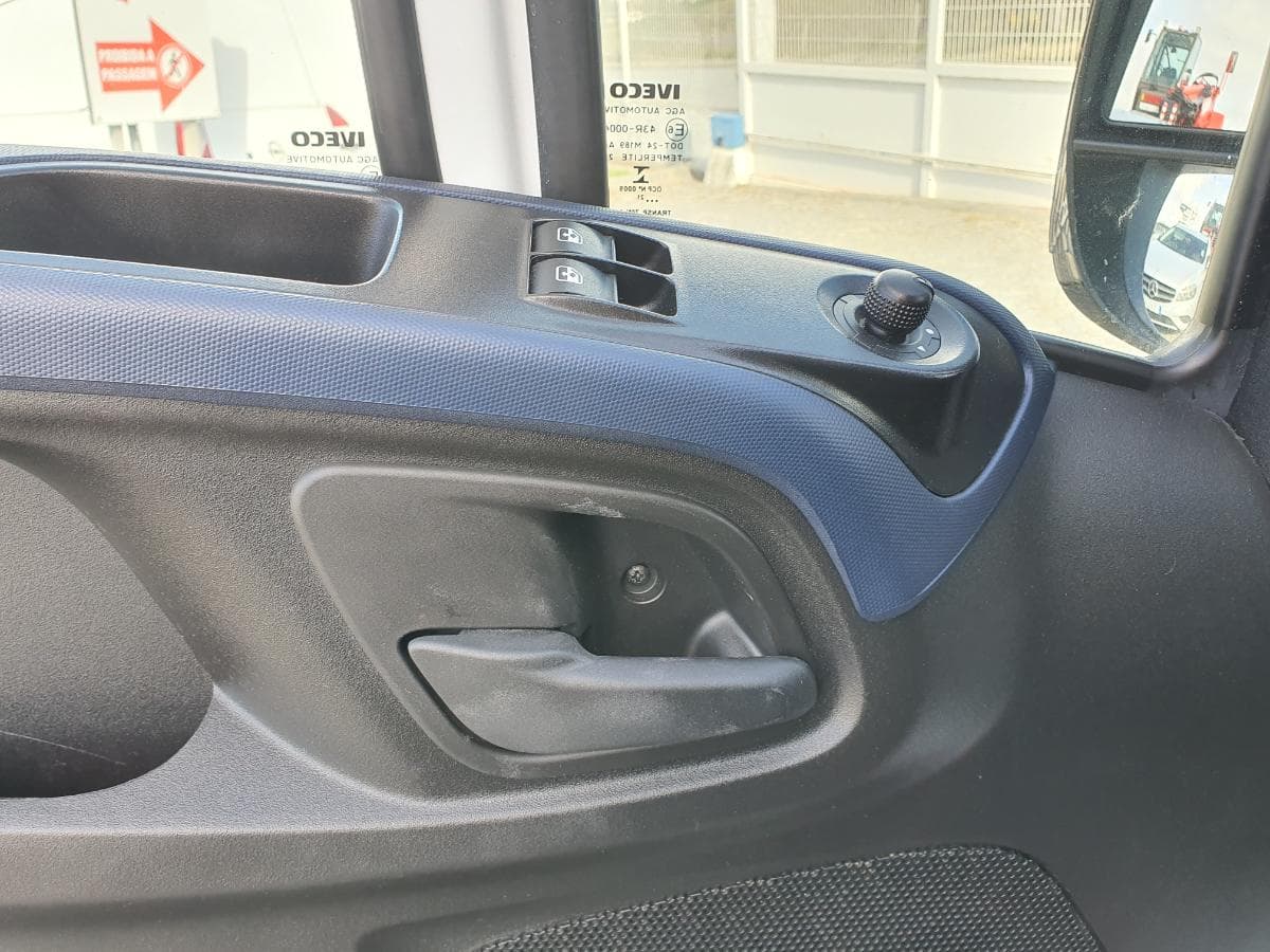 Iveco Daily 35-180 · Ano 2021 — image 32