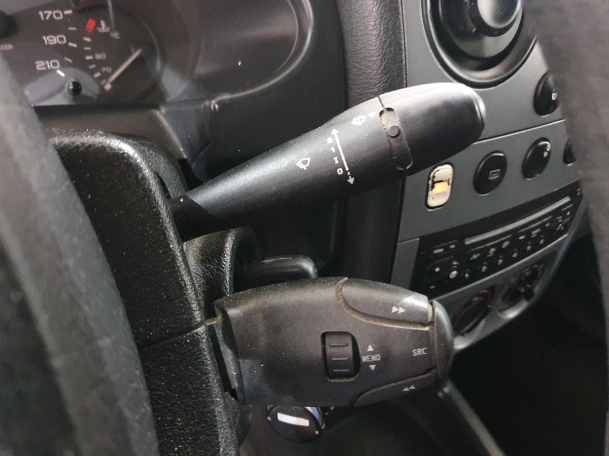 Peugeot Partner 2.0 HDI · Ano 2006 — image 23