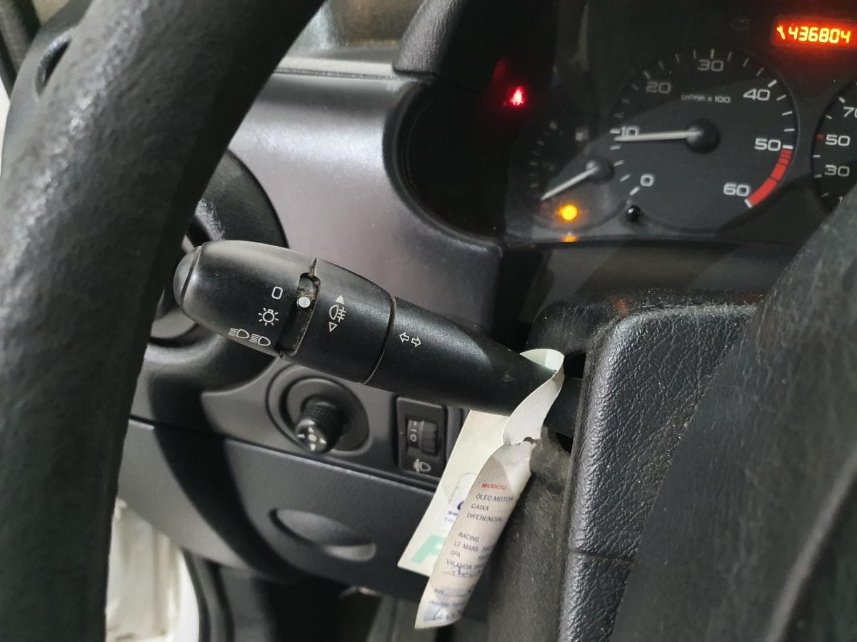 Peugeot Partner 2.0 HDI · Ano 2006 — image 26