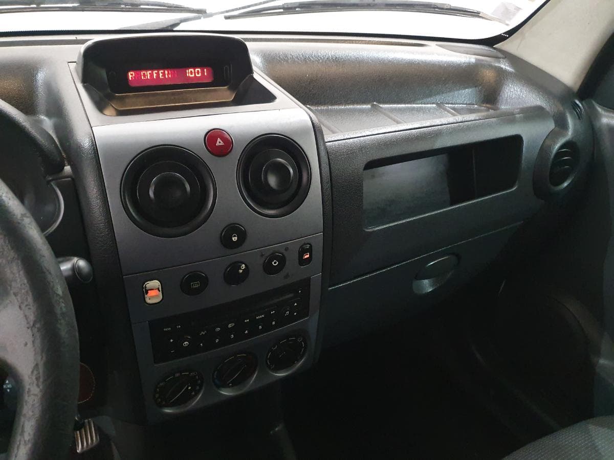 Peugeot Partner 2.0 HDI · Ano 2006 — image 28