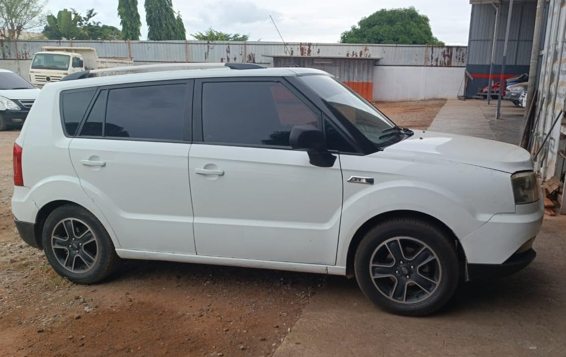 Veículo Zxauto C3 · Viana — image 1