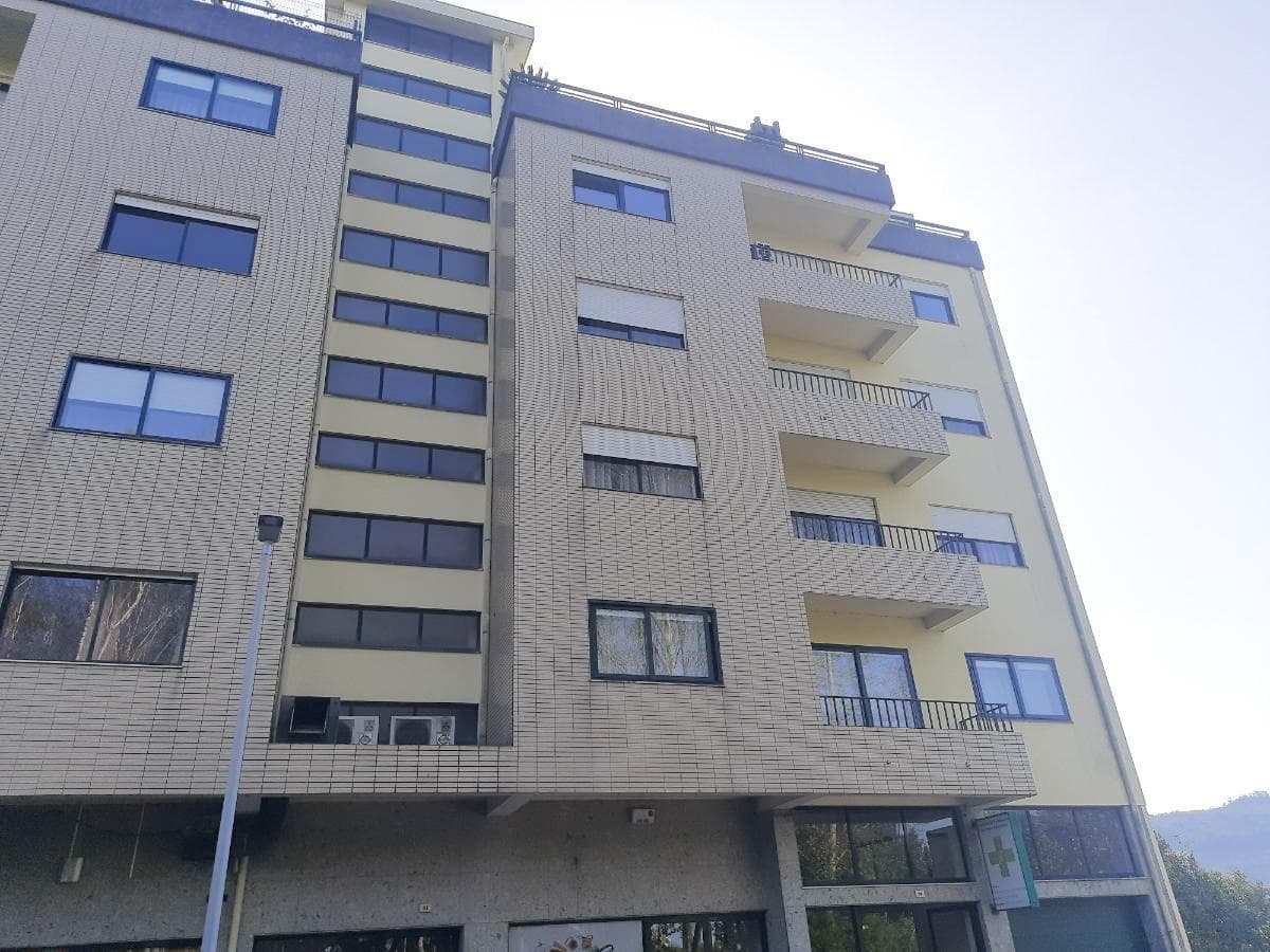 LEILÃO SUSPENSO · Apartamento T4  + Garagem · Vila das Aves — imagen 3