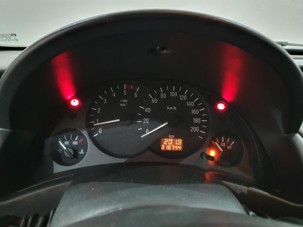 Opel Corsa · Ano 2004 — imagen 17