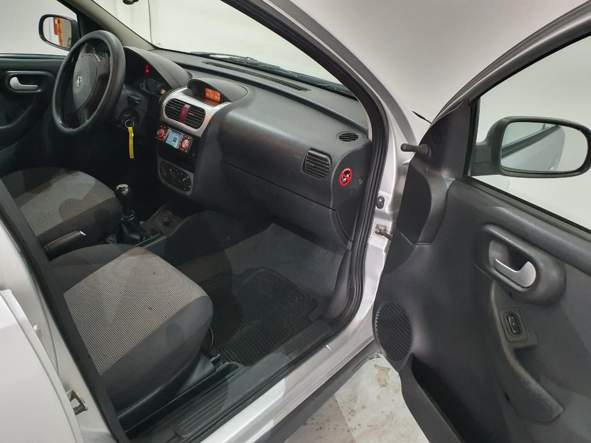 Opel Corsa · Ano 2004 — imagen 21