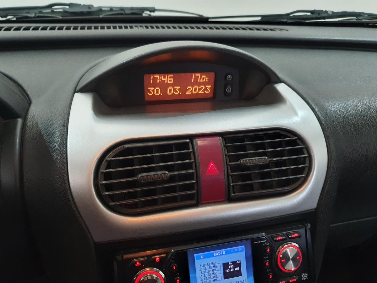 Opel Corsa · Ano 2004 — imagen 22