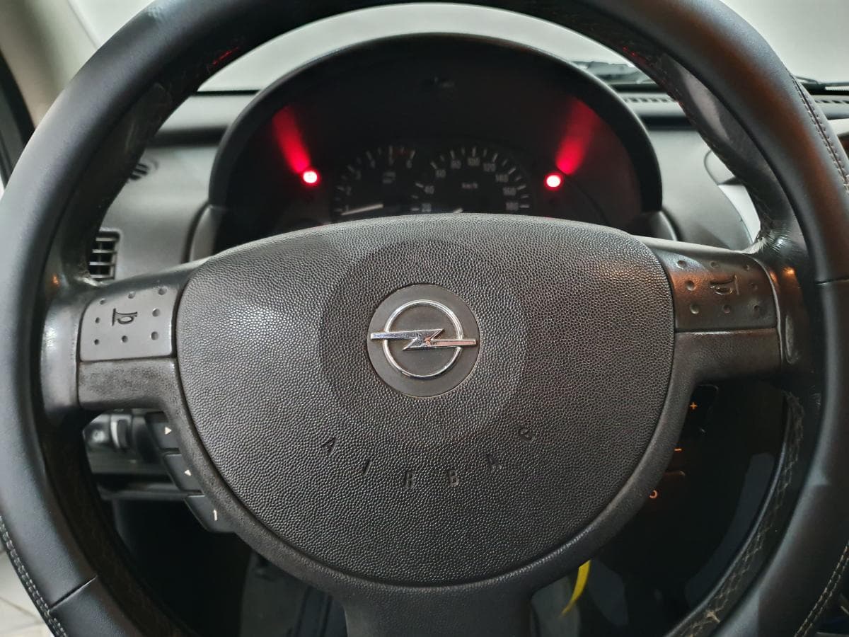 Opel Corsa · Ano 2004 — imagen 27