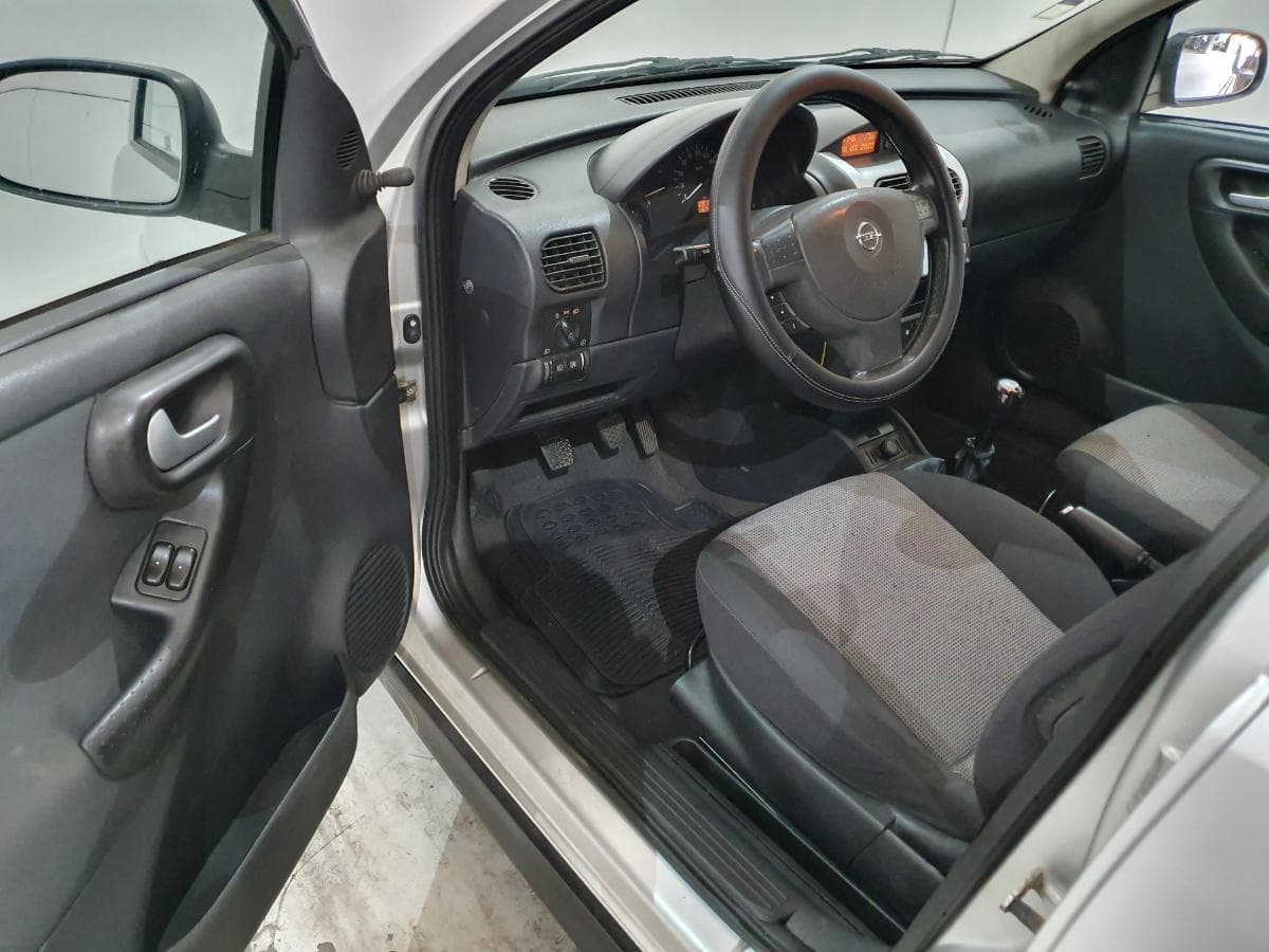 Opel Corsa · Ano 2004 — imagen 15