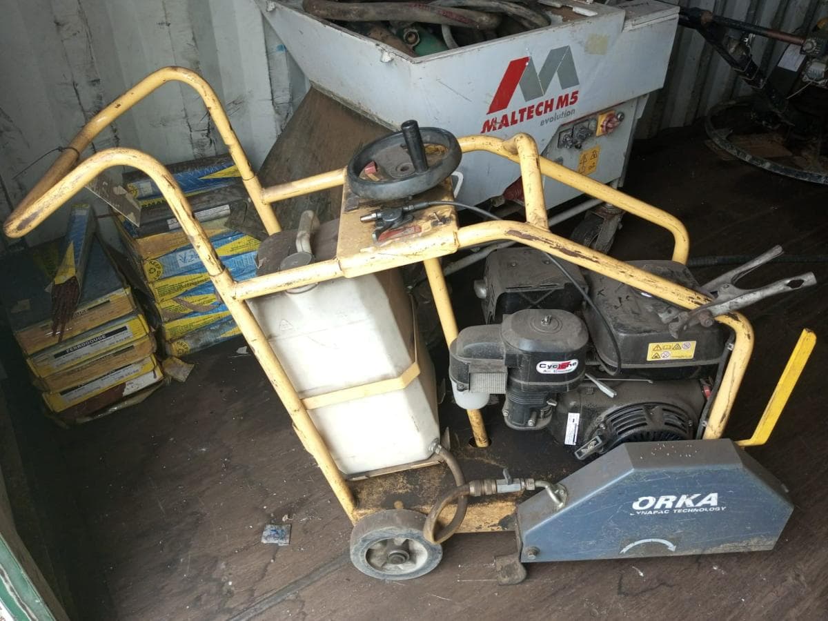 cortador de asfalto  Dynapac type ORKA