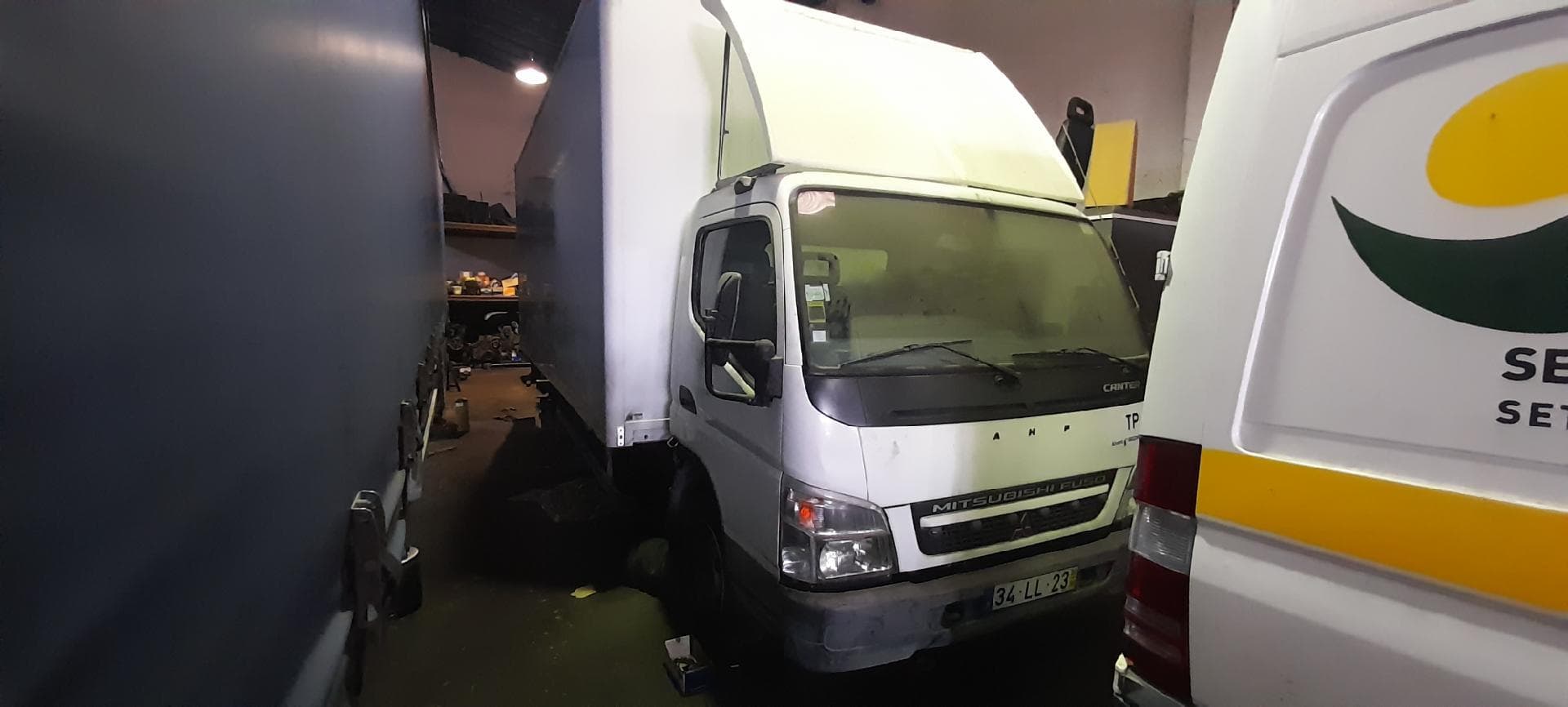 Mitsubishi Canter Fuso 7C15 — image 2
