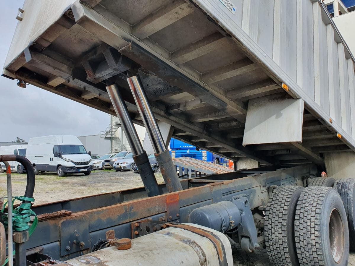 Scania 360 com Grua Atlas · Ano 1998 — imagen 13