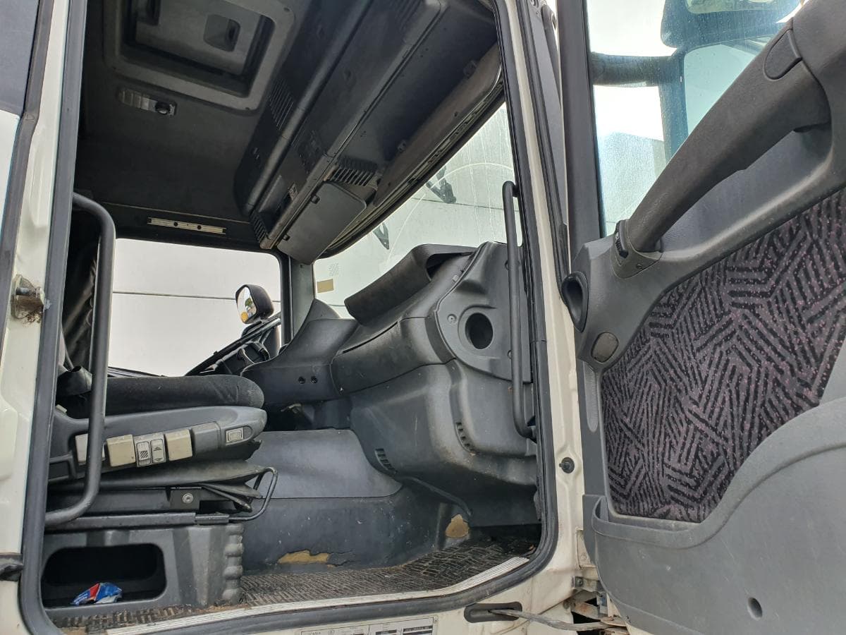 Scania 360 com Grua Atlas · Ano 1998 — imagen 25