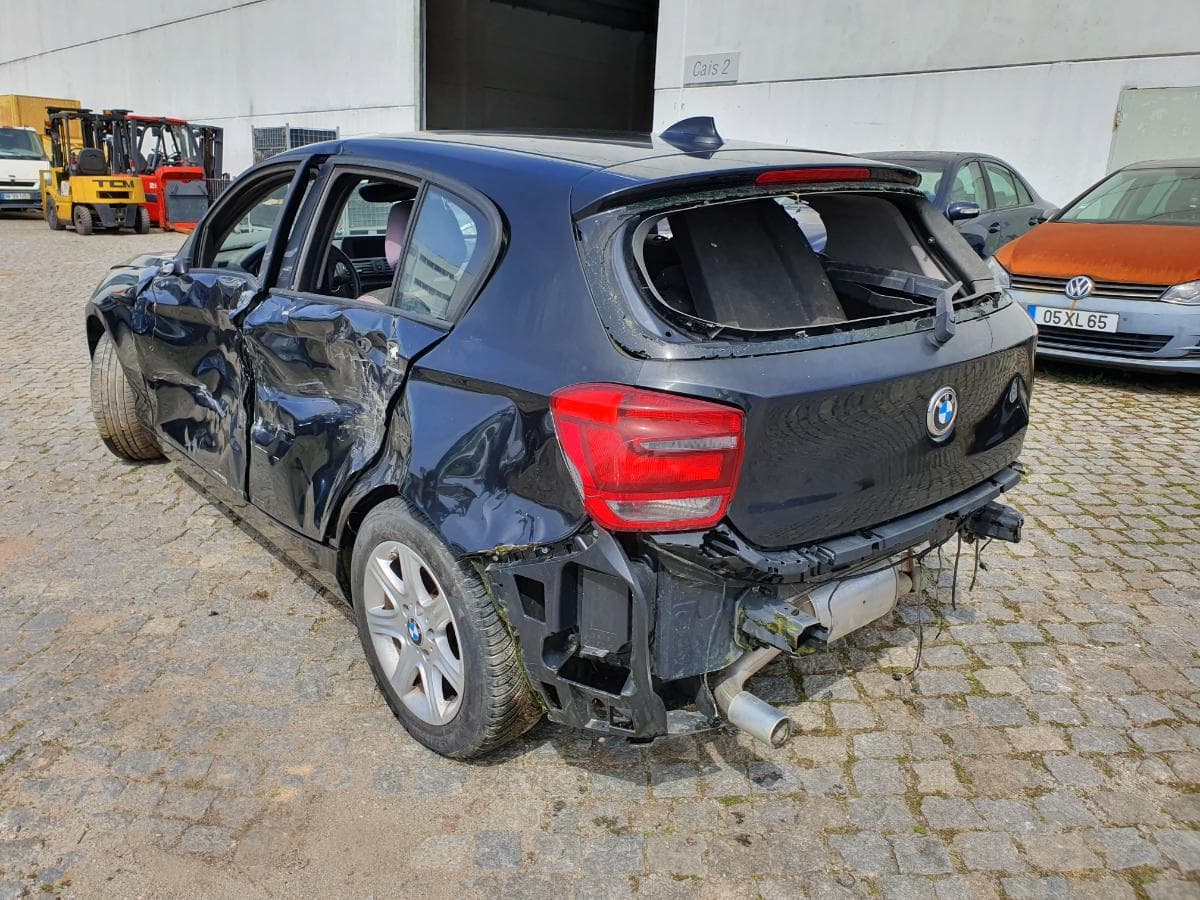 BMW 116D · Ano 2014 — imagen 12