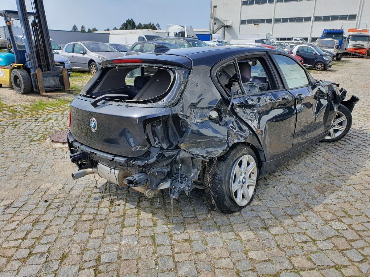 BMW 116D · Ano 2014 — imagen 13