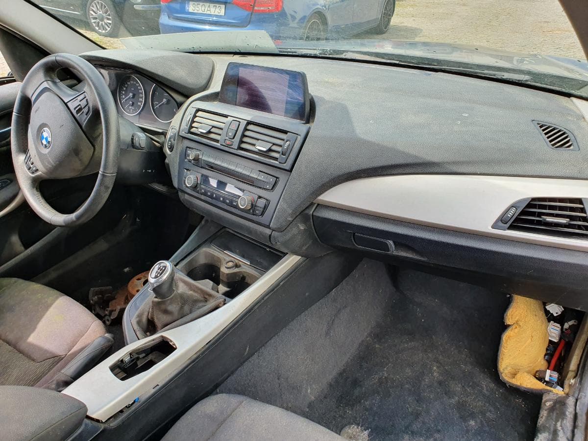 BMW 116D · Ano 2014 — imagen 25