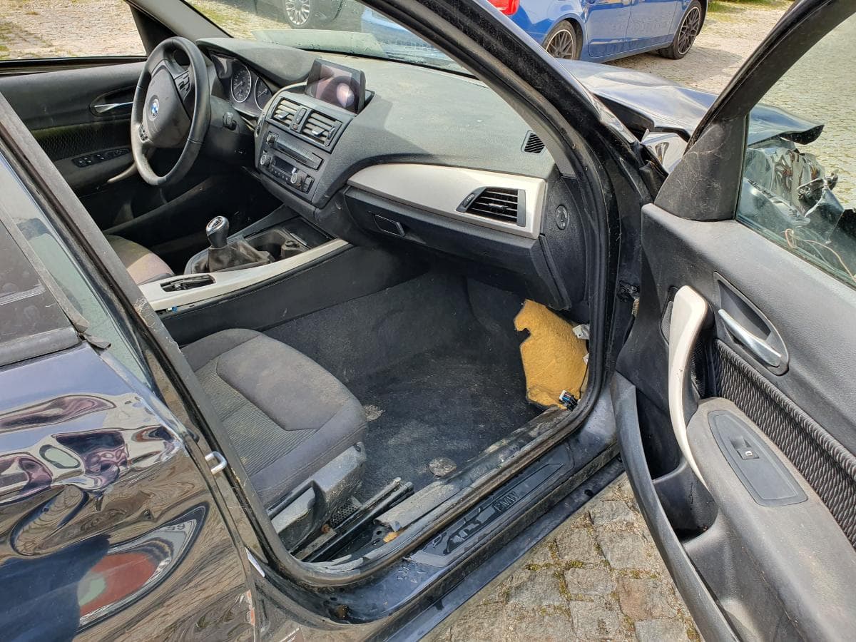 BMW 116D · Ano 2014 — imagen 30