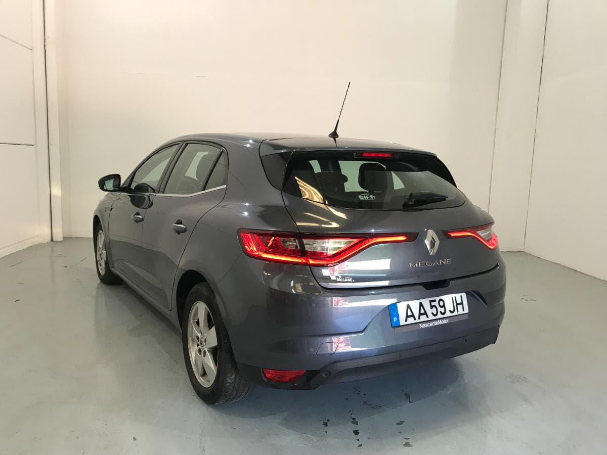 Renault Mégane 1.5 DCI · Ano 2016 — imagem 9