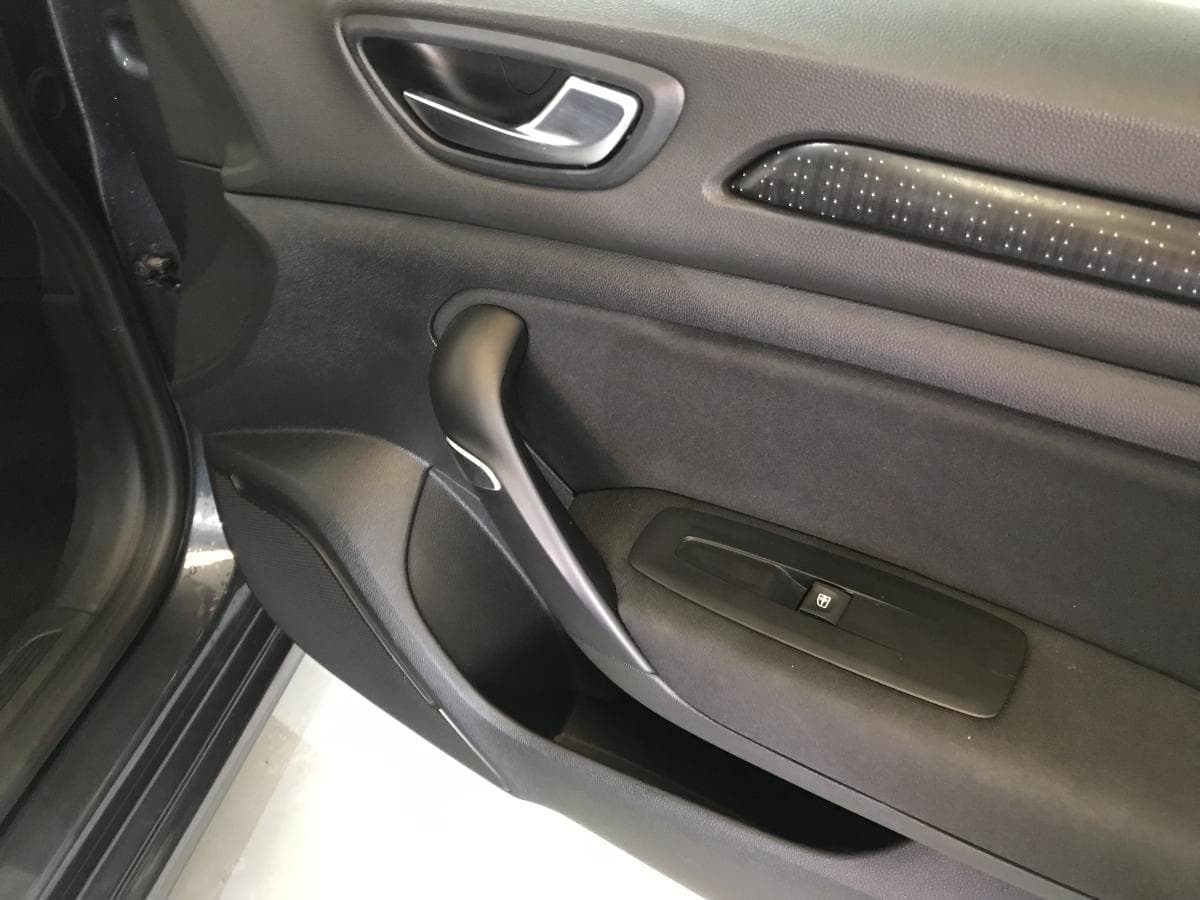 Renault Mégane 1.5 DCI · Ano 2016 — imagem 23