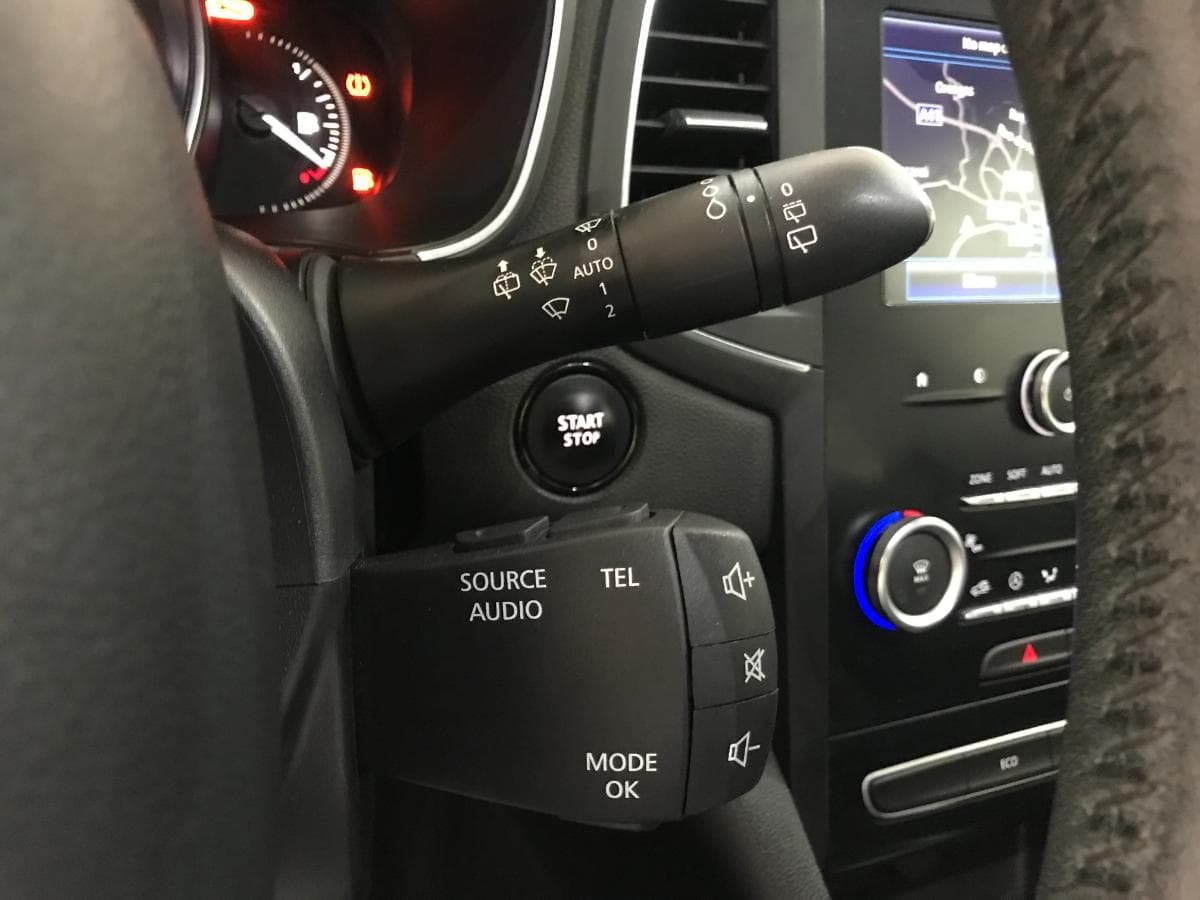 Renault Mégane 1.5 DCI · Ano 2016 — imagem 31