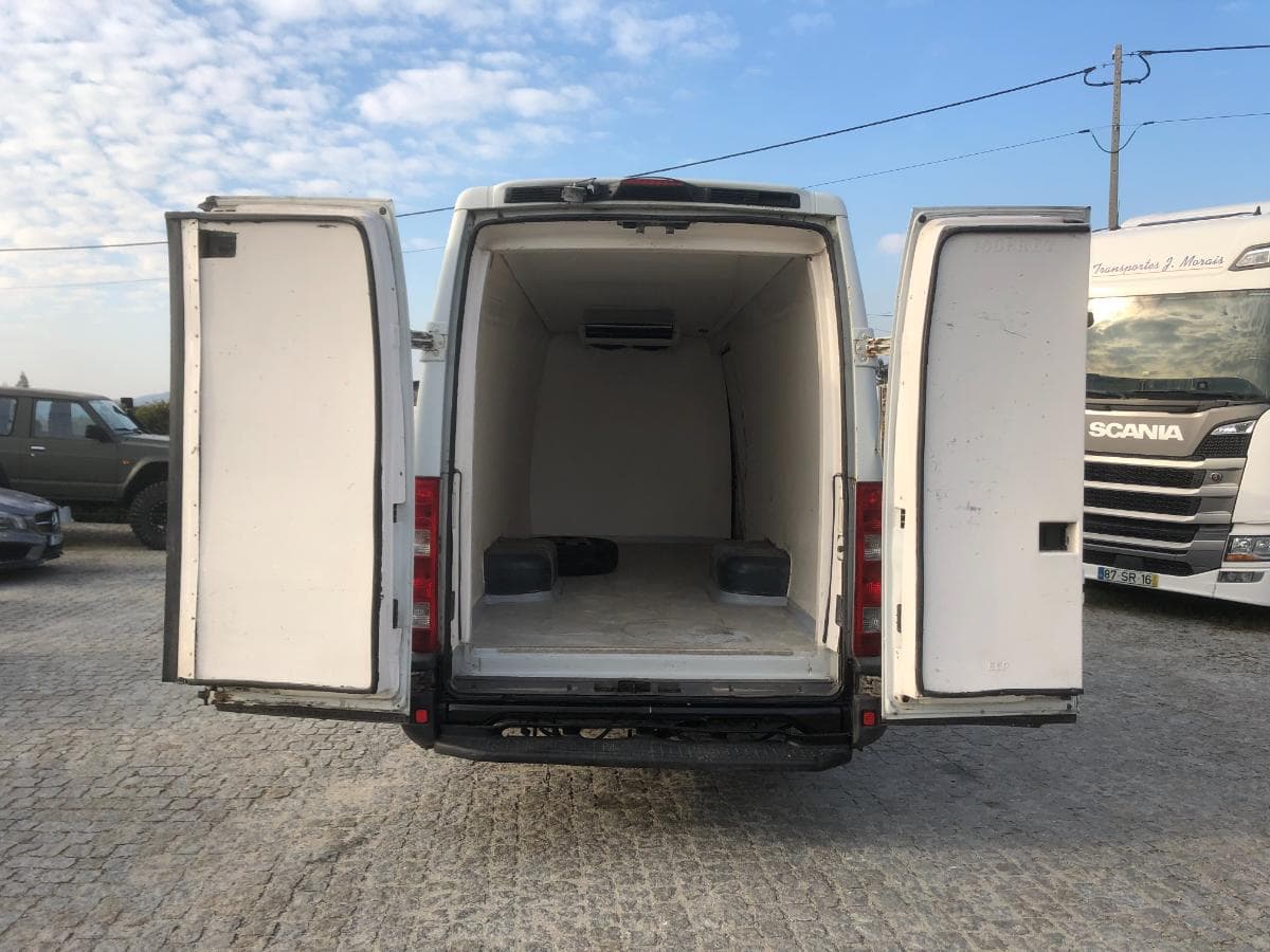 Iveco Daily Frigorífico · Ano 2010 — imagem 9