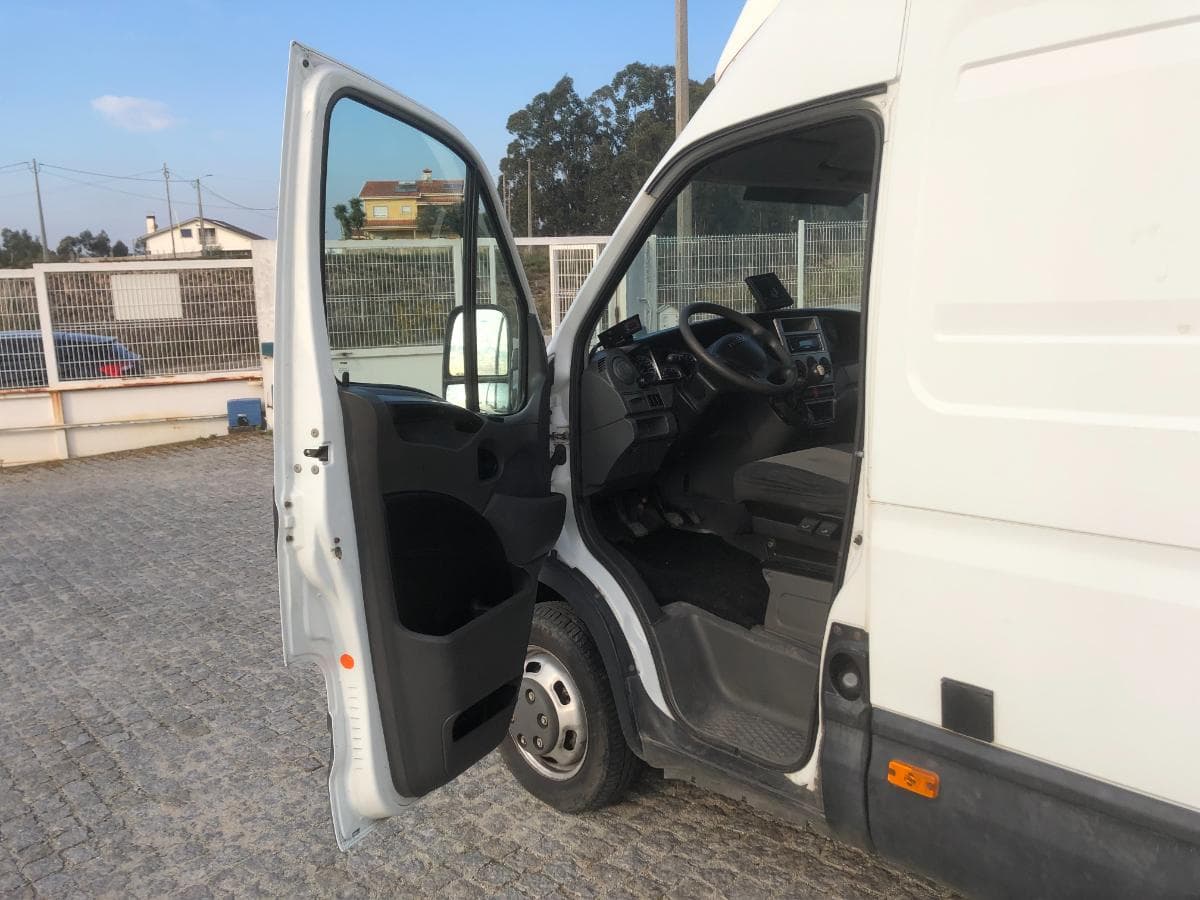 Iveco Daily Frigorífico · Ano 2010 — imagem 17