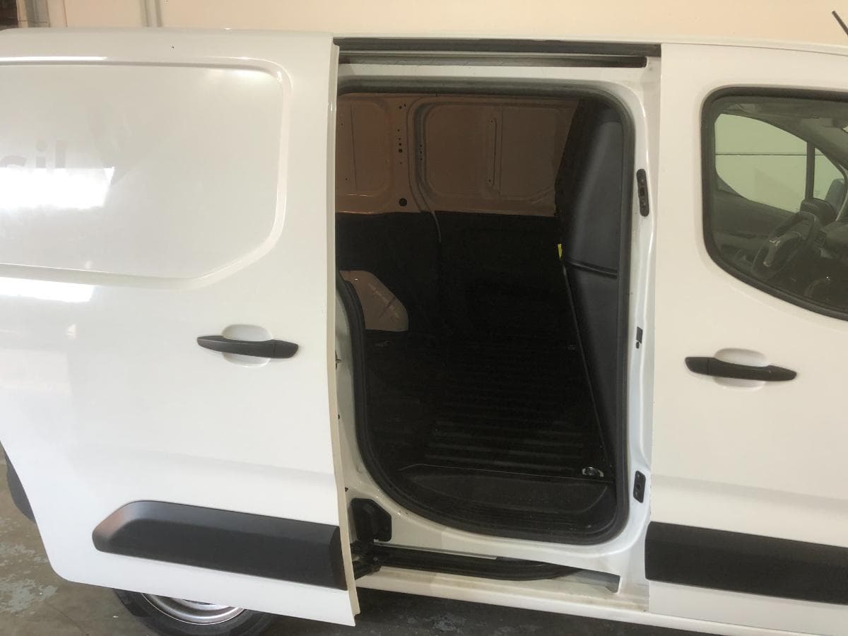 Peugeot Partner · Ano 2020 — image 12