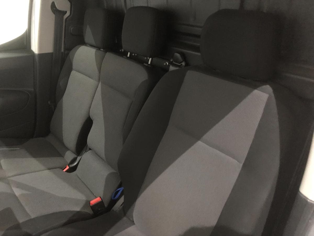 Peugeot Partner · Ano 2020 — image 27