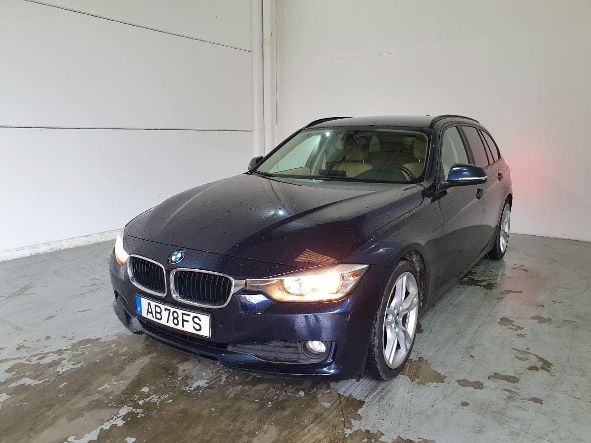 BMW 320D 2.0 Touring · Ano 2015 — imagem 2