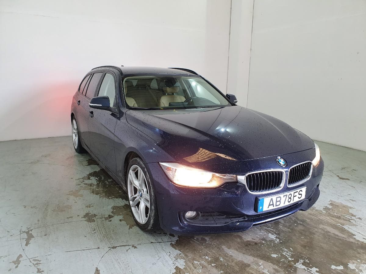 BMW 320D 2.0 Touring · Ano 2015 — imagem 1