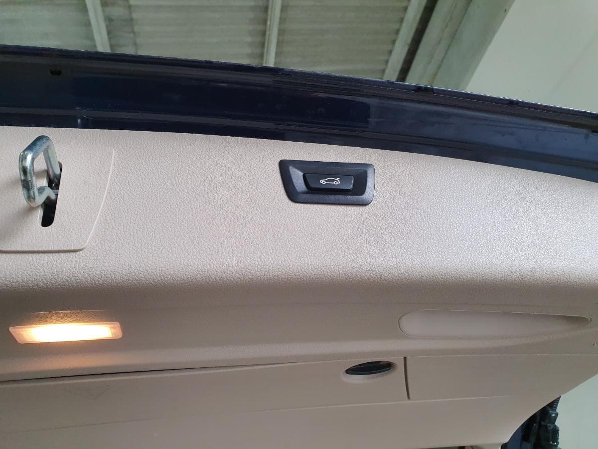 BMW 320D 2.0 Touring · Ano 2015 — imagem 11