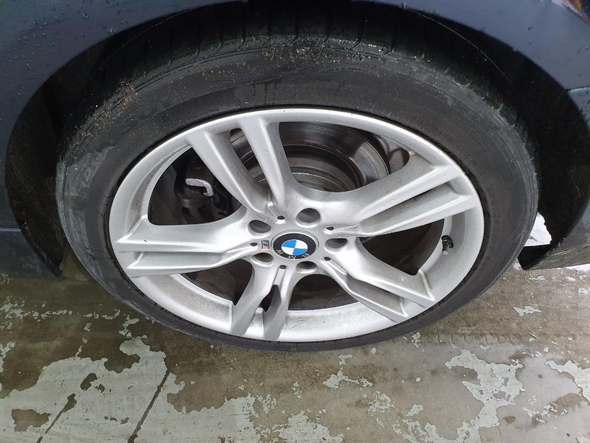 BMW 320D 2.0 Touring · Ano 2015 — imagem 14