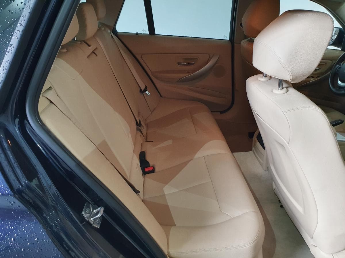 BMW 320D 2.0 Touring · Ano 2015 — imagem 21