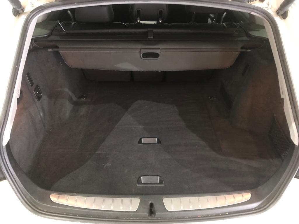 BMW 320 D Touring · Ano 2013 — image 8