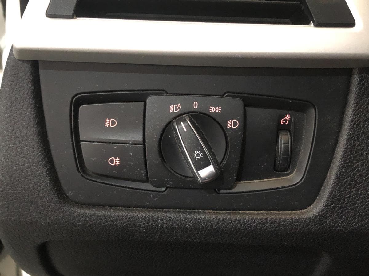 BMW 320 D Touring · Ano 2013 — image 24