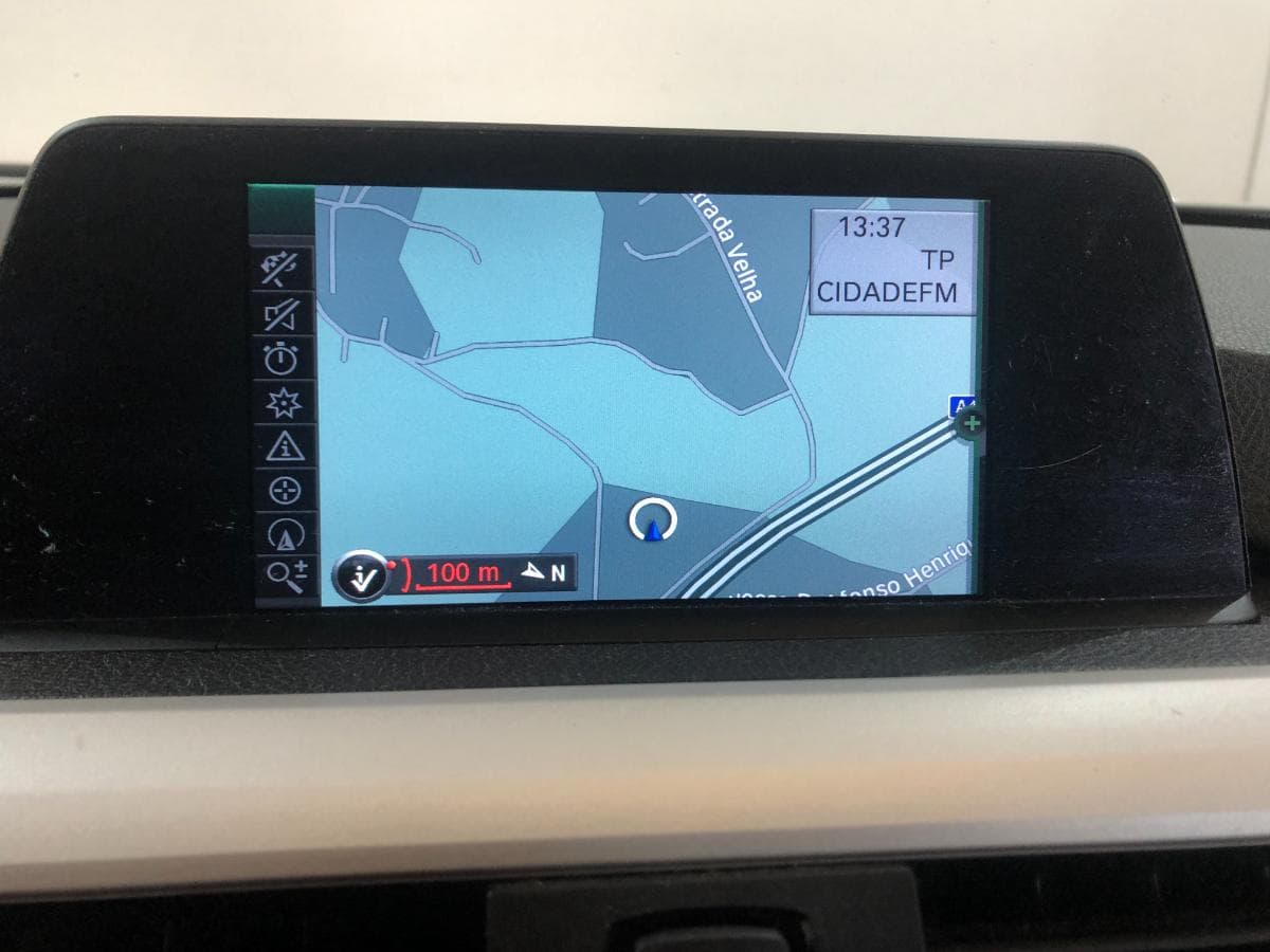 BMW 320 D Touring · Ano 2013 — image 34