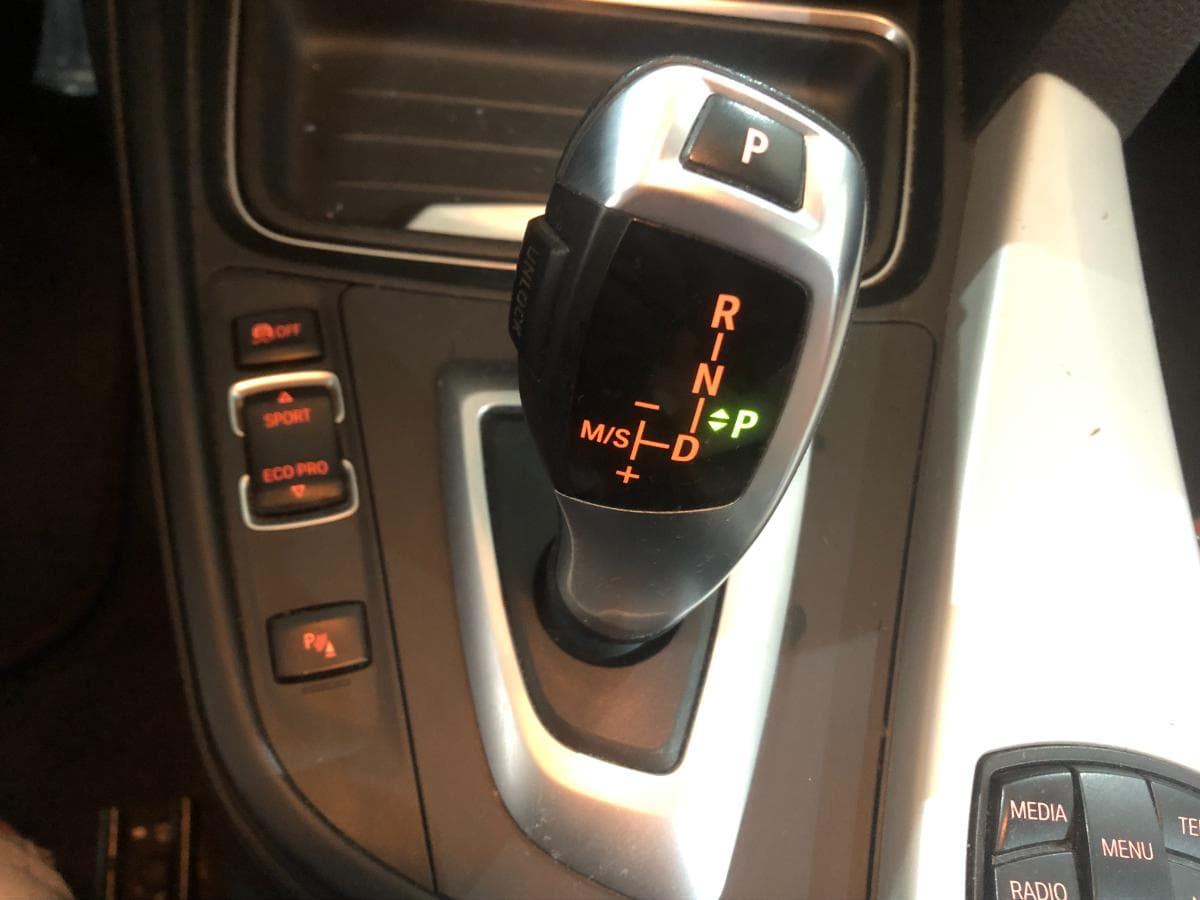 BMW 320 D Touring · Ano 2013 — image 37