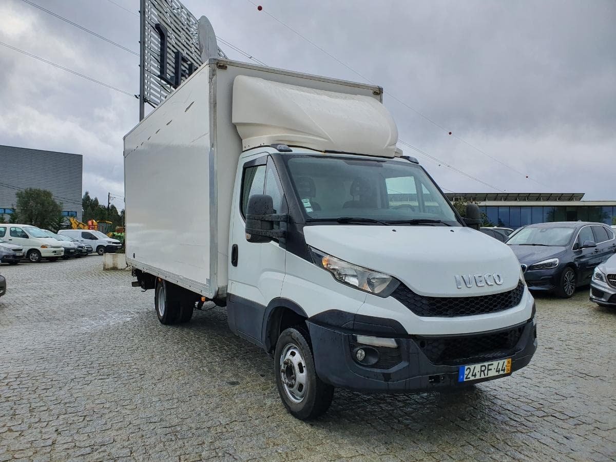 Iveco Daily 35-170 · Ano 2016 — imagem 1