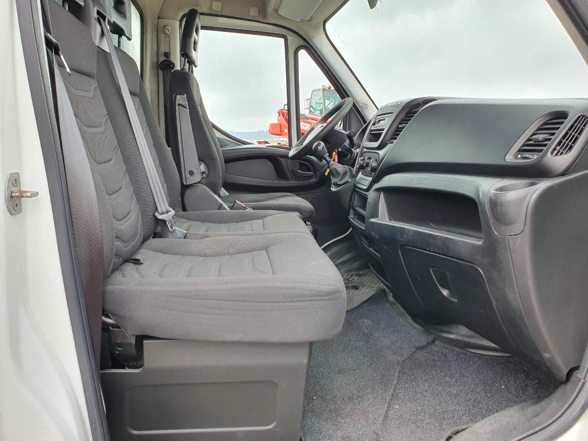 Iveco Daily 35-170 · Ano 2016 — imagem 25