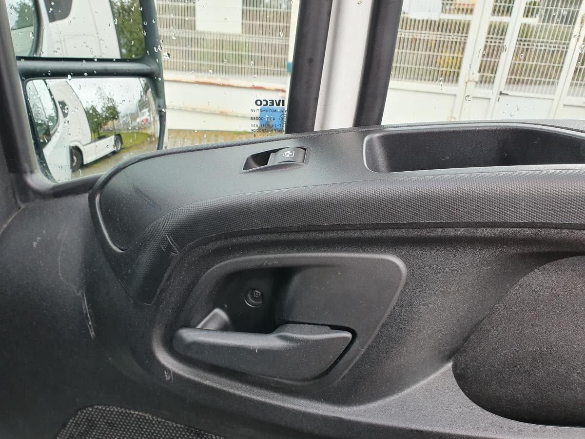 Iveco Daily 35-170 · Ano 2016 — imagem 27