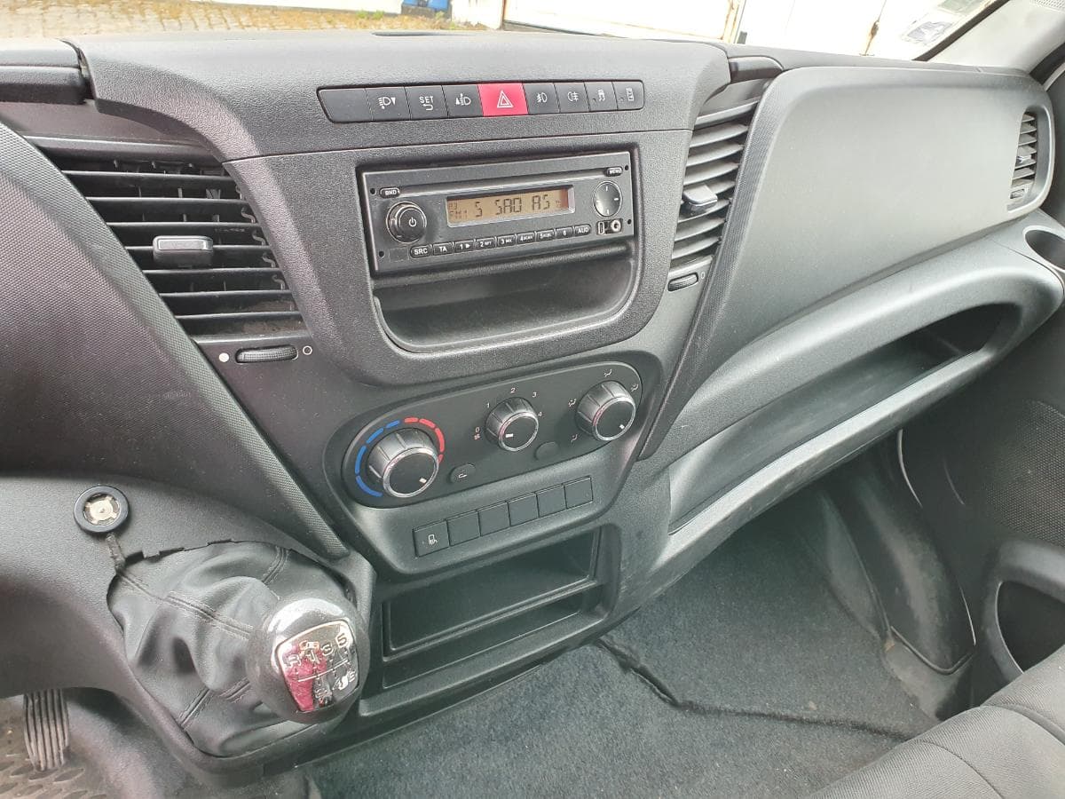 Iveco Daily 35-170 · Ano 2016 — imagem 31