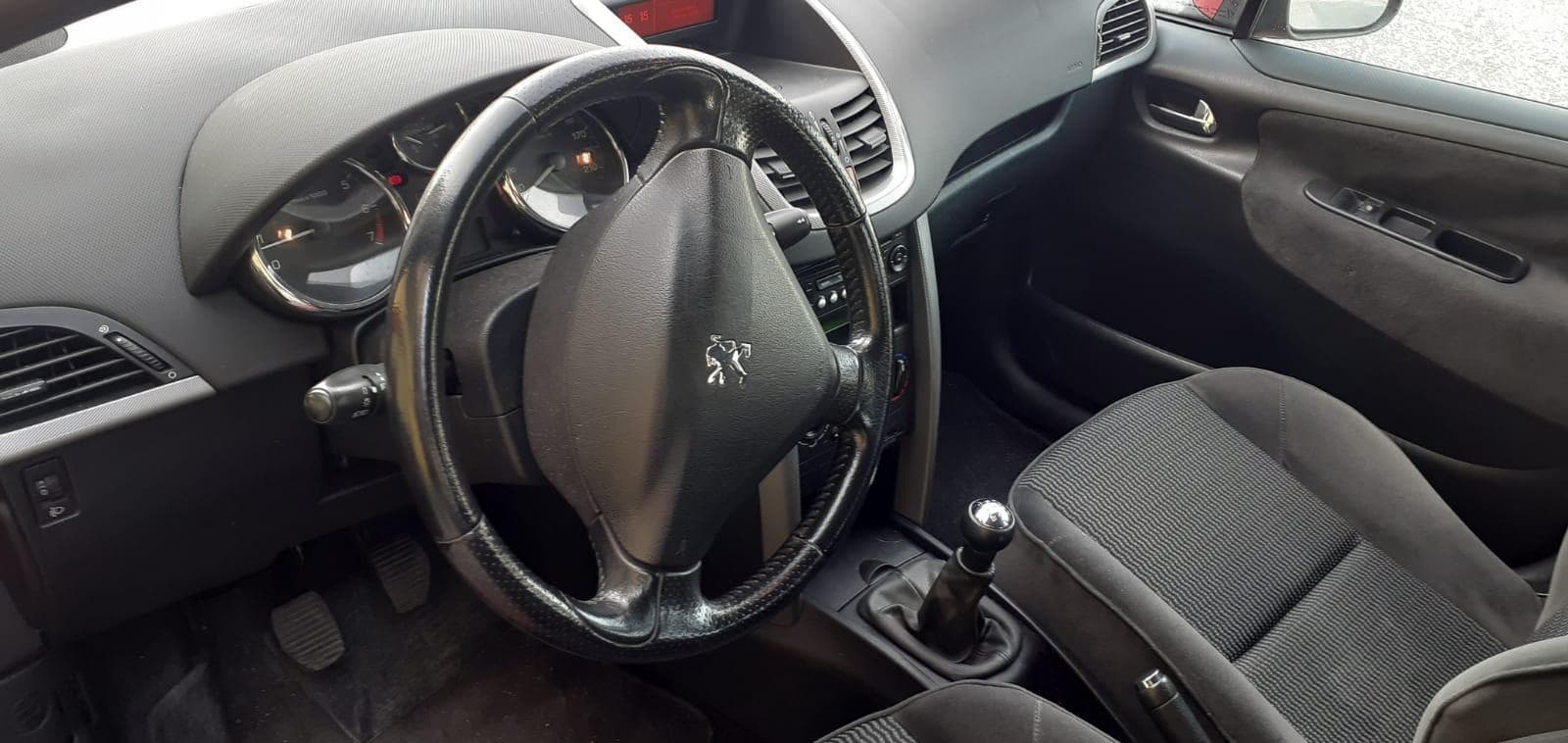 Peugeot 207 1.4 16v · Ano 2007 — image 12