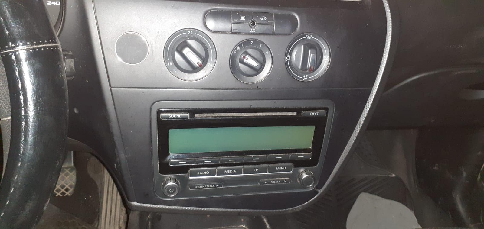 Seat Leon 1.6 TDI · Ano 2012 — imagem 20