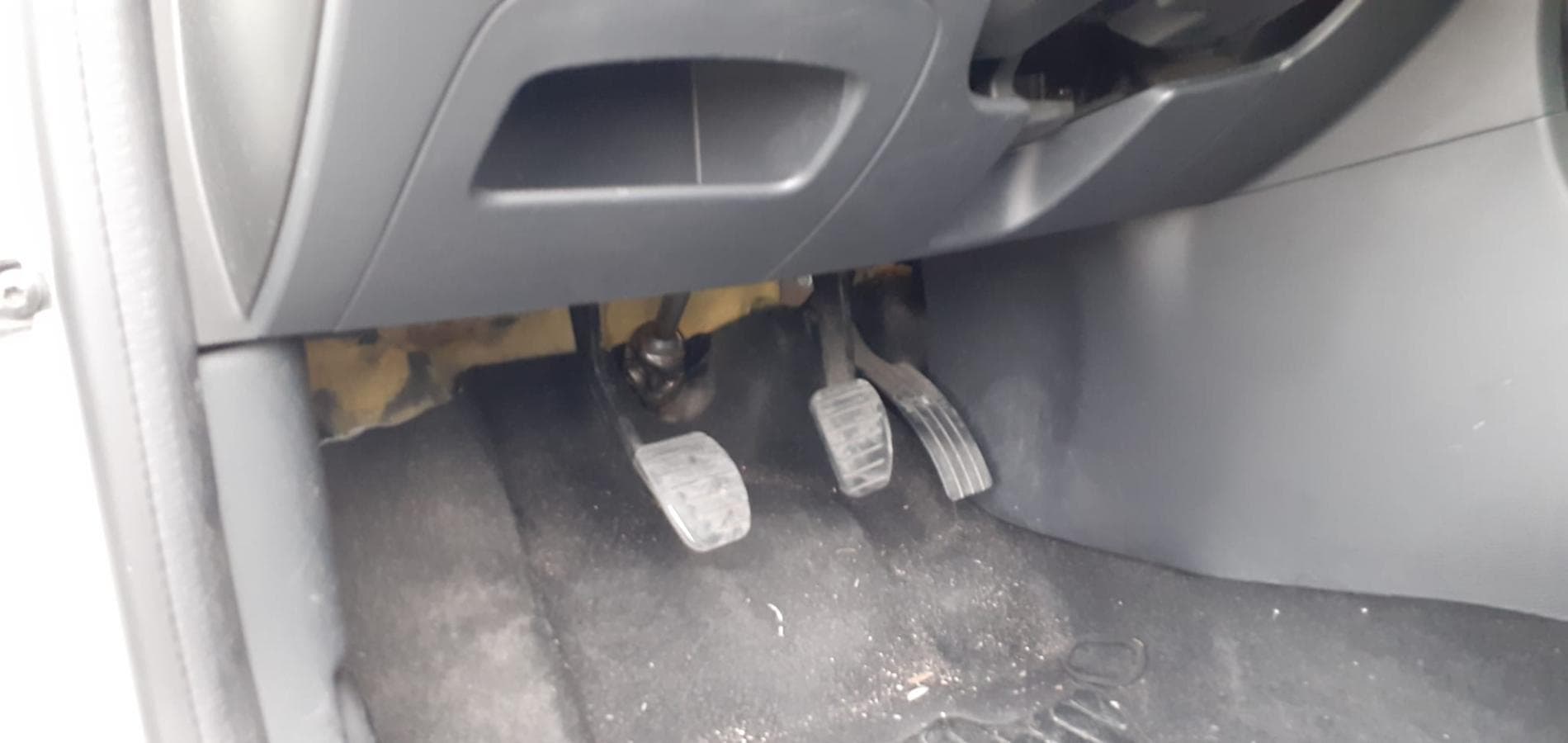Renault Clio 1.5 DCI · Ano 2014 — imagem 23