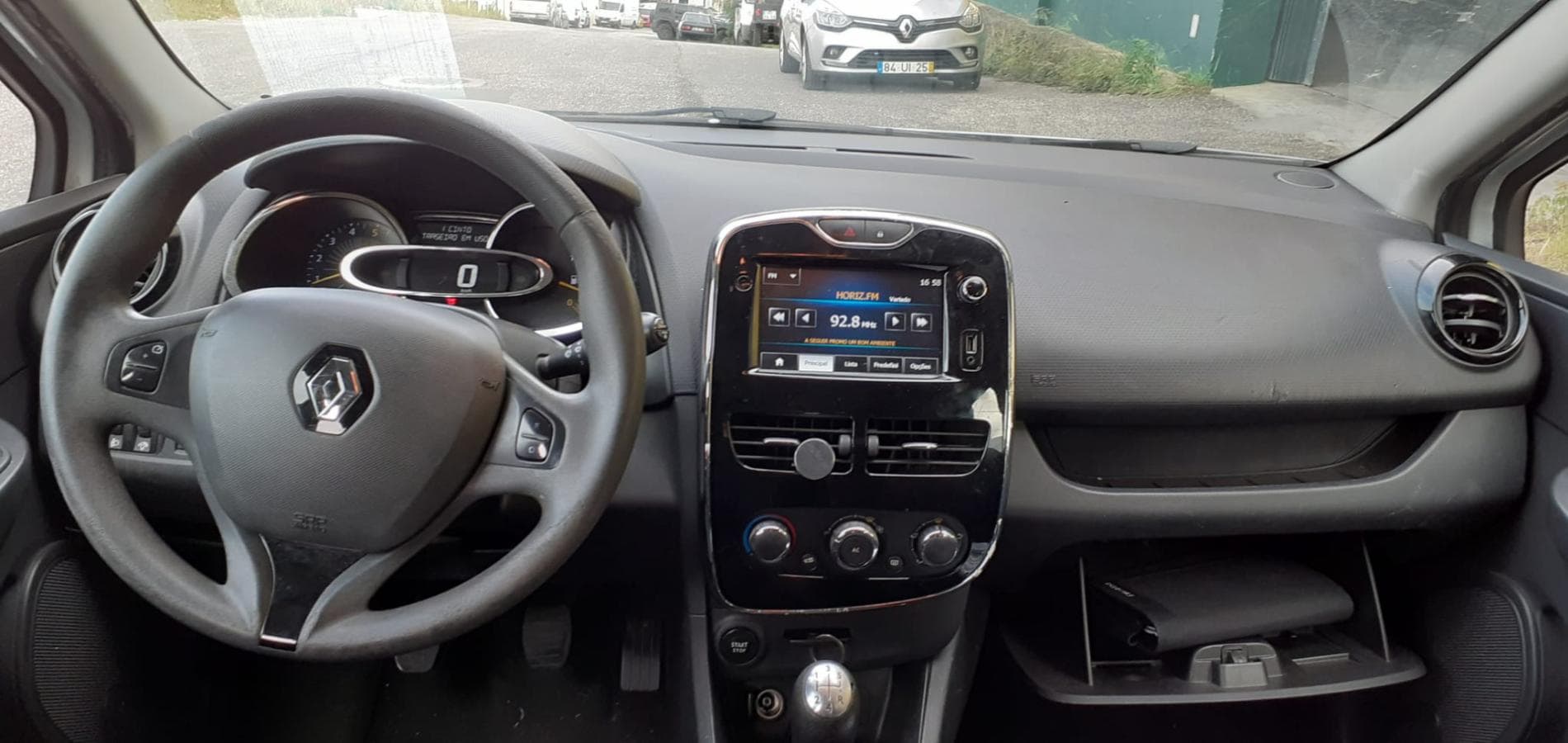 Renault Clio 1.5 DCI · Ano 2014 — imagem 22