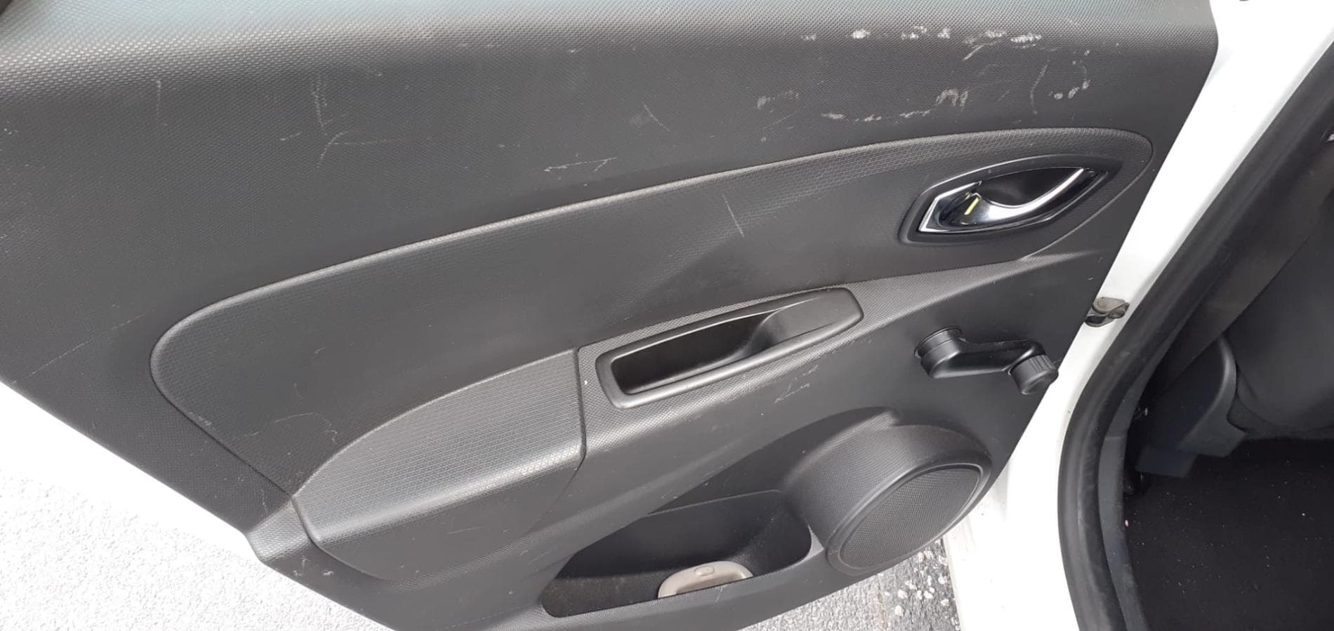 Renault Clio 1.5 DCI · Ano 2014 — imagem 28
