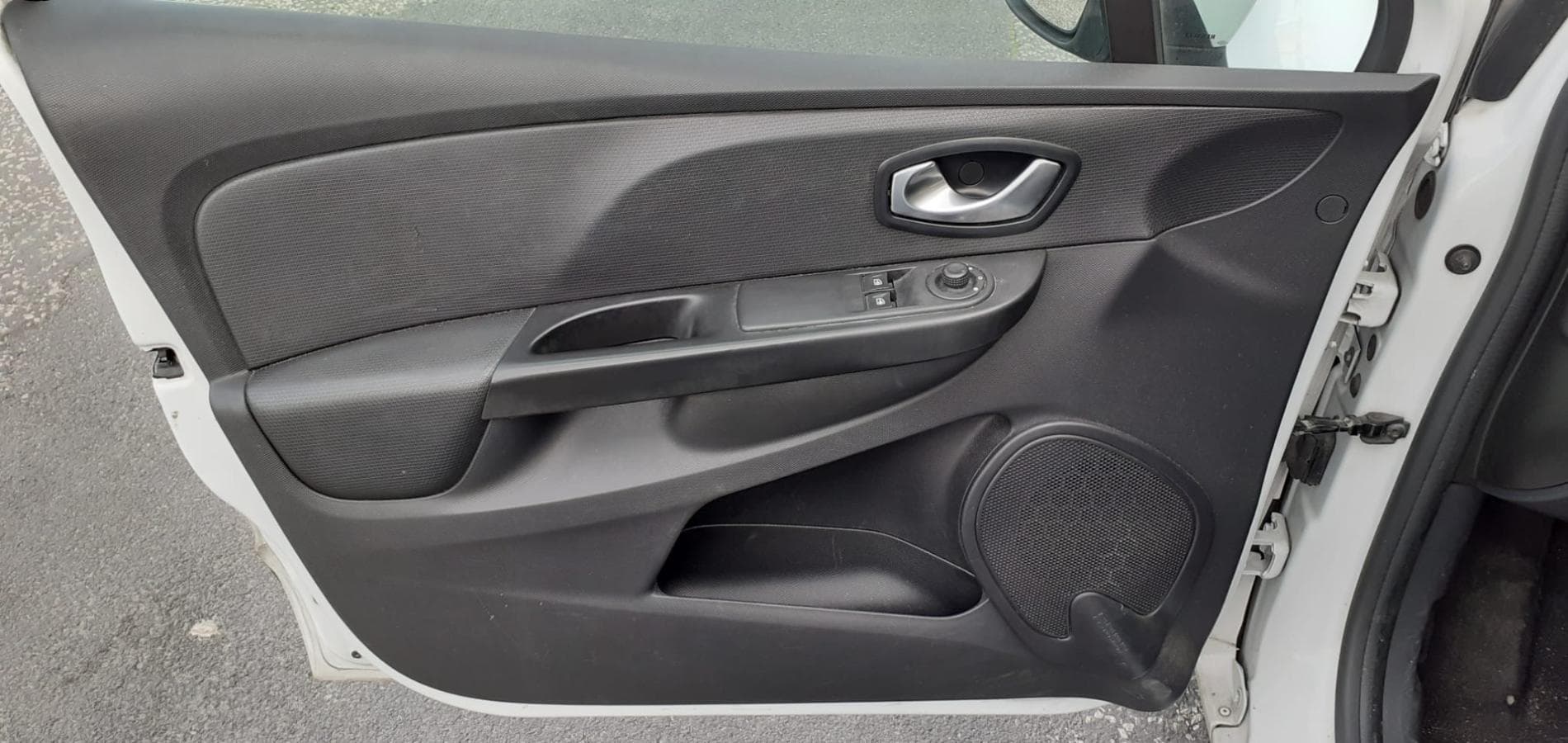Renault Clio 1.5 DCI · Ano 2014 — imagem 31
