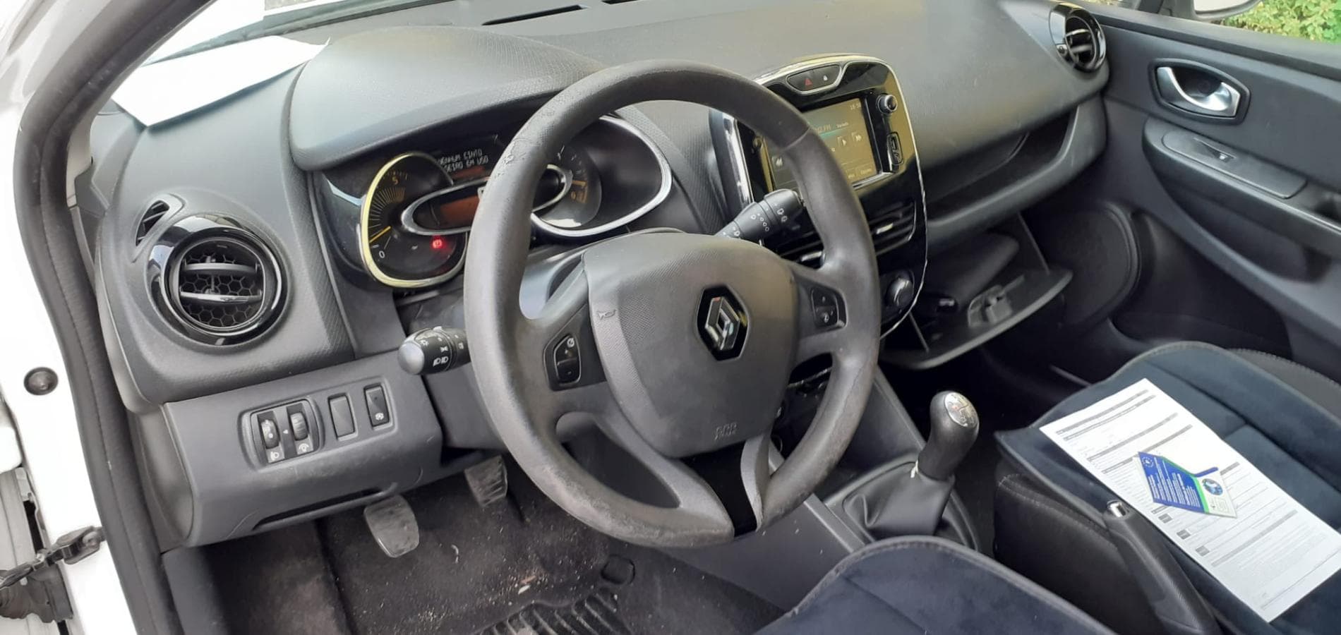 Renault Clio 1.5 DCI · Ano 2014 — imagem 21