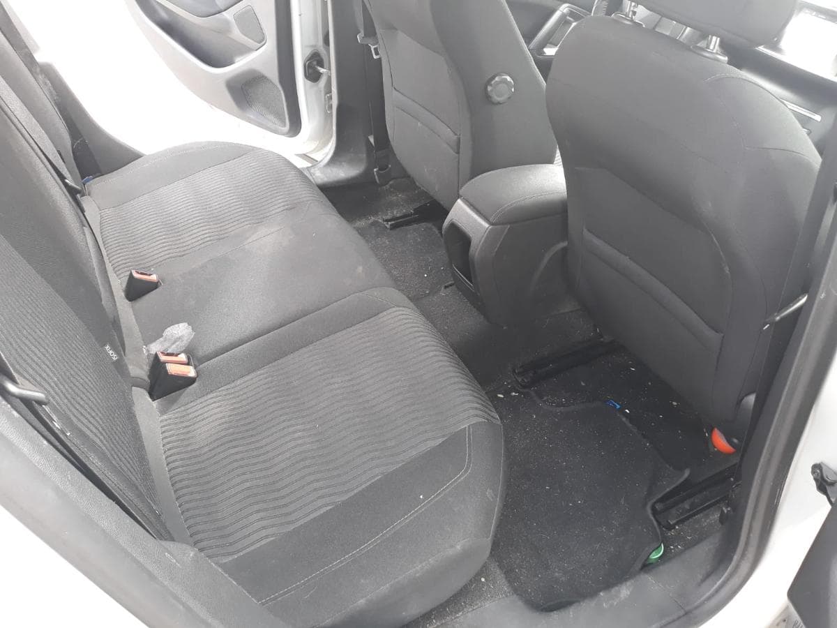 Peugeot 308 SW 1.6 BlueHDI · Ano 2014 — imagen 23