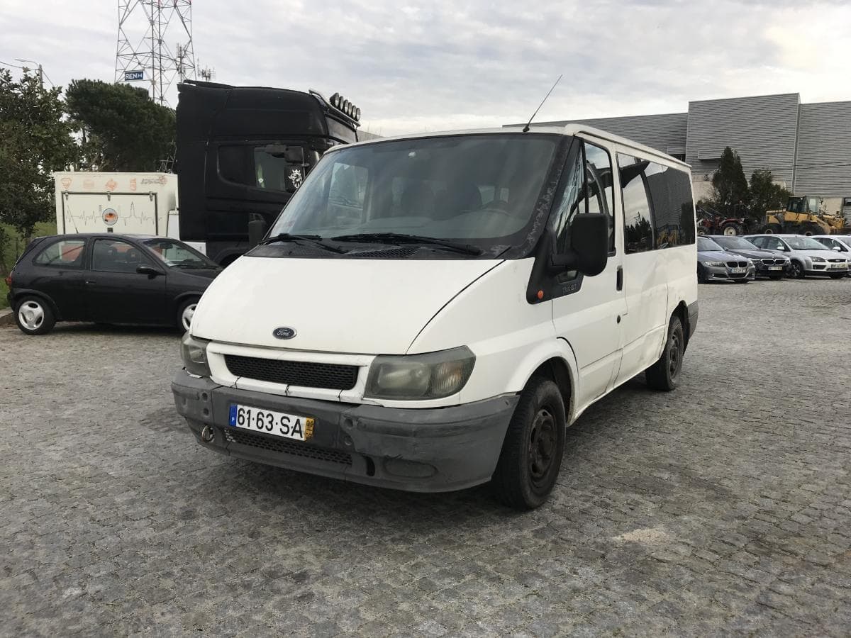 Ford Transit Kombi 2.0 · Ano 2001 — imagem 1